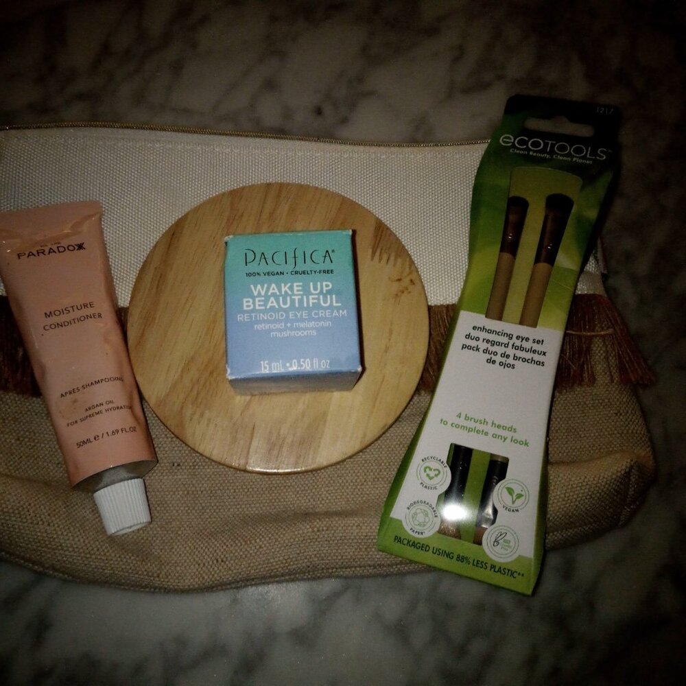 Wake up beautiful eye cream, Parodox conditioner, Eco Tools Eye Enhancing.
